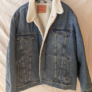 Levi's Classic Blue Denim Jacket with Sherpa Lining